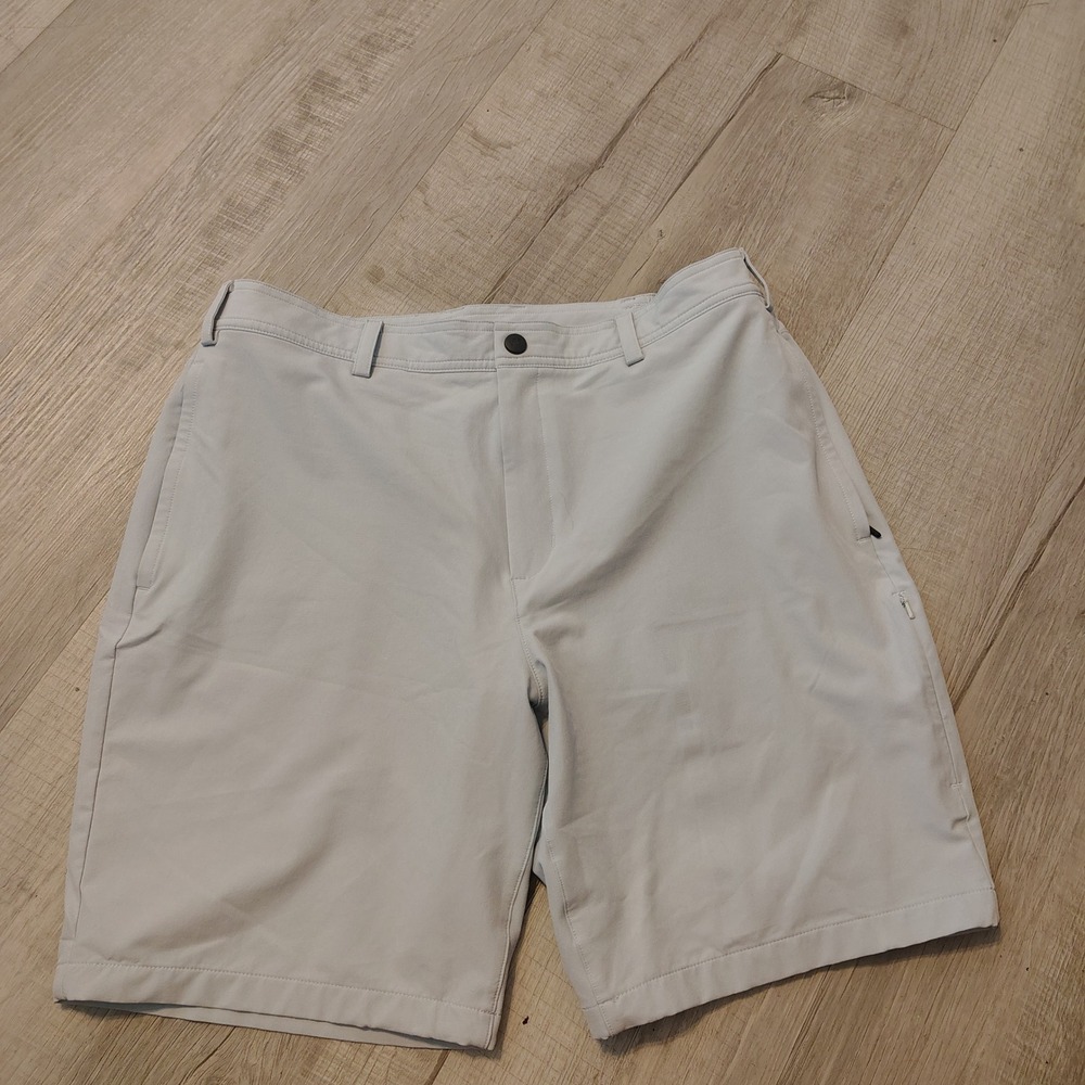 Mack Weldon Radius Shorts Mens Large Light Grey Performance Water Resistant Stre